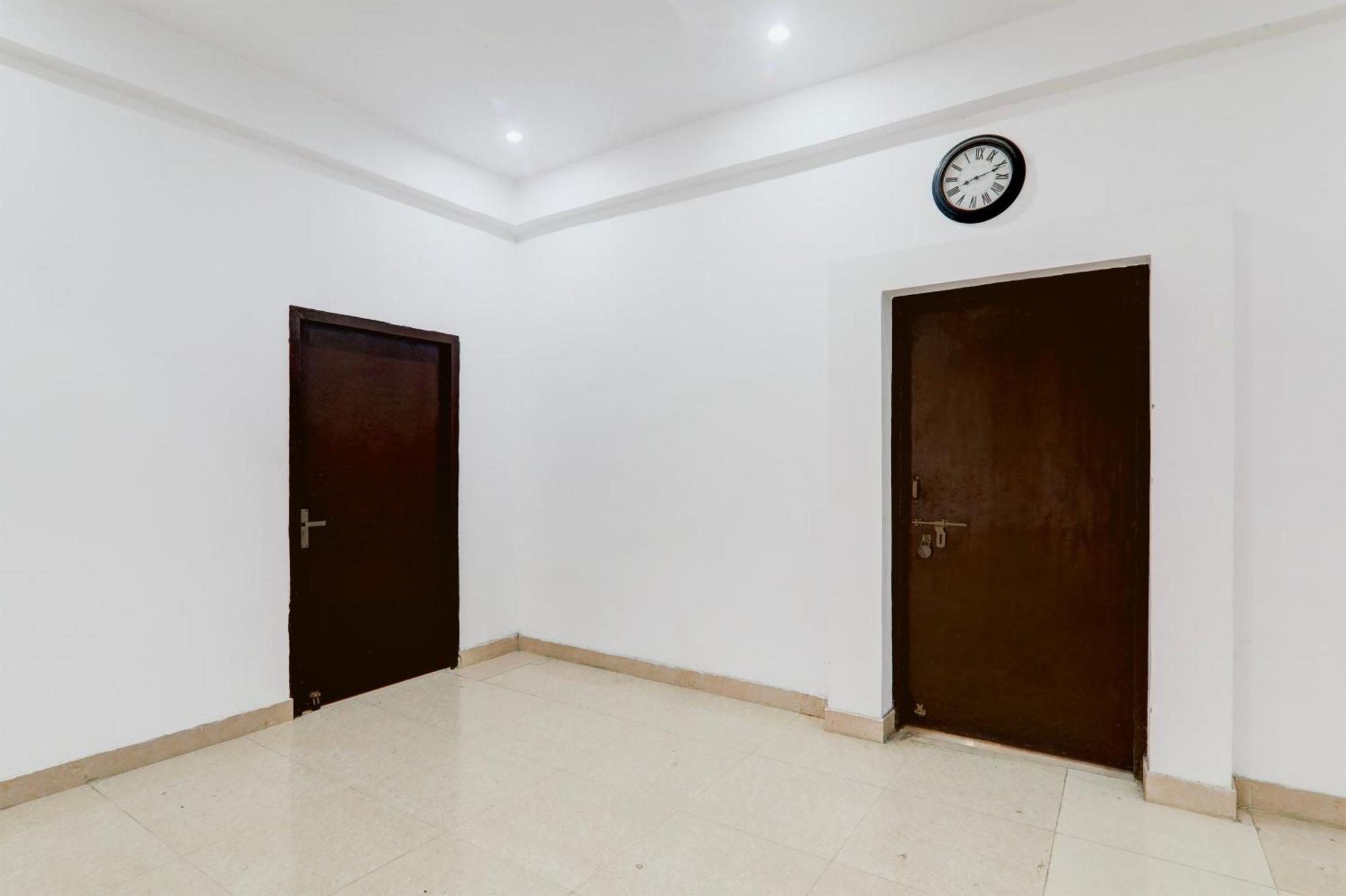 Super Hotel O Insaf Nagar Munshipuliya Formerly Vibrant Chinhat Экстерьер фото