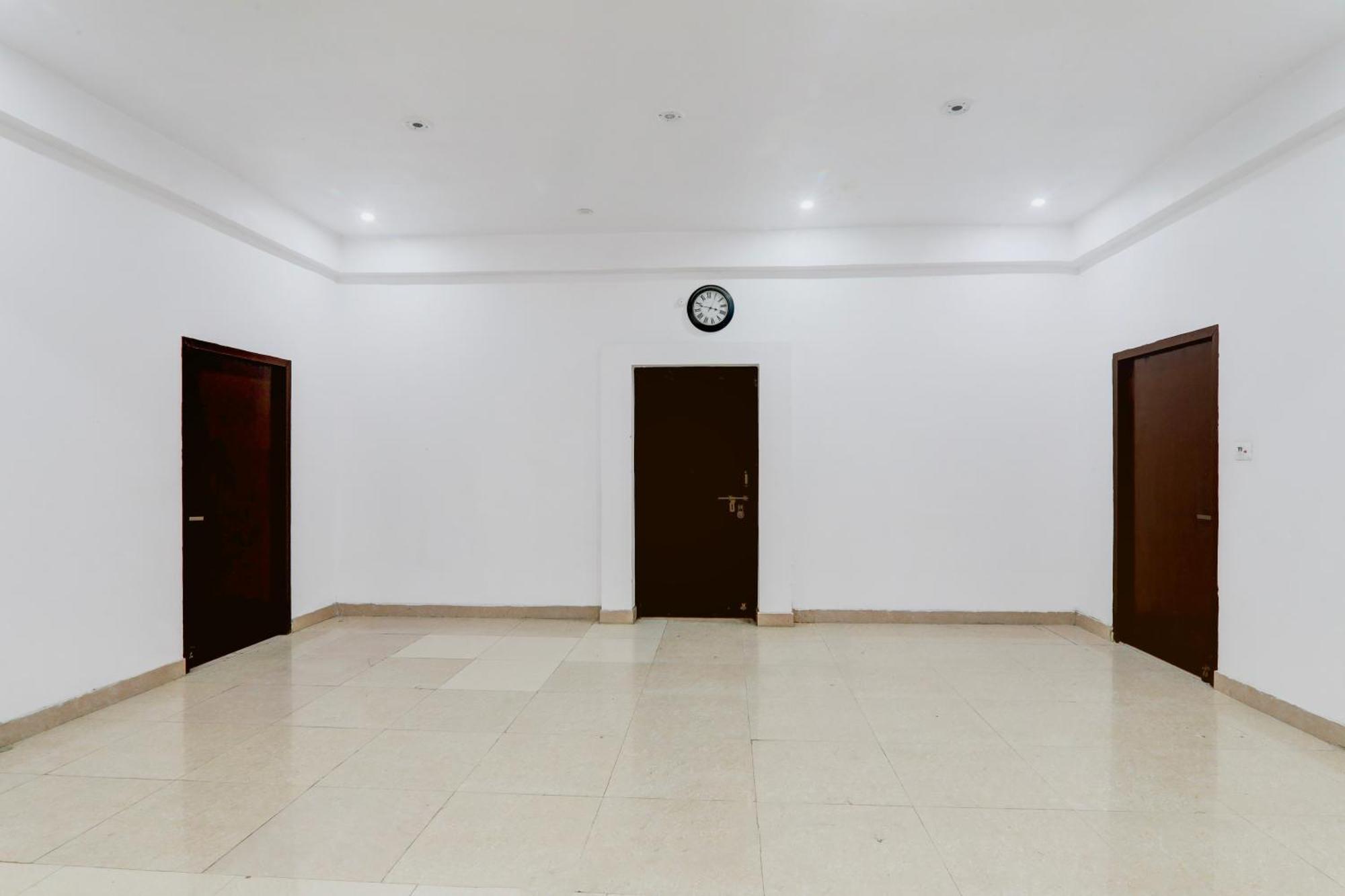 Super Hotel O Insaf Nagar Munshipuliya Formerly Vibrant Chinhat Экстерьер фото