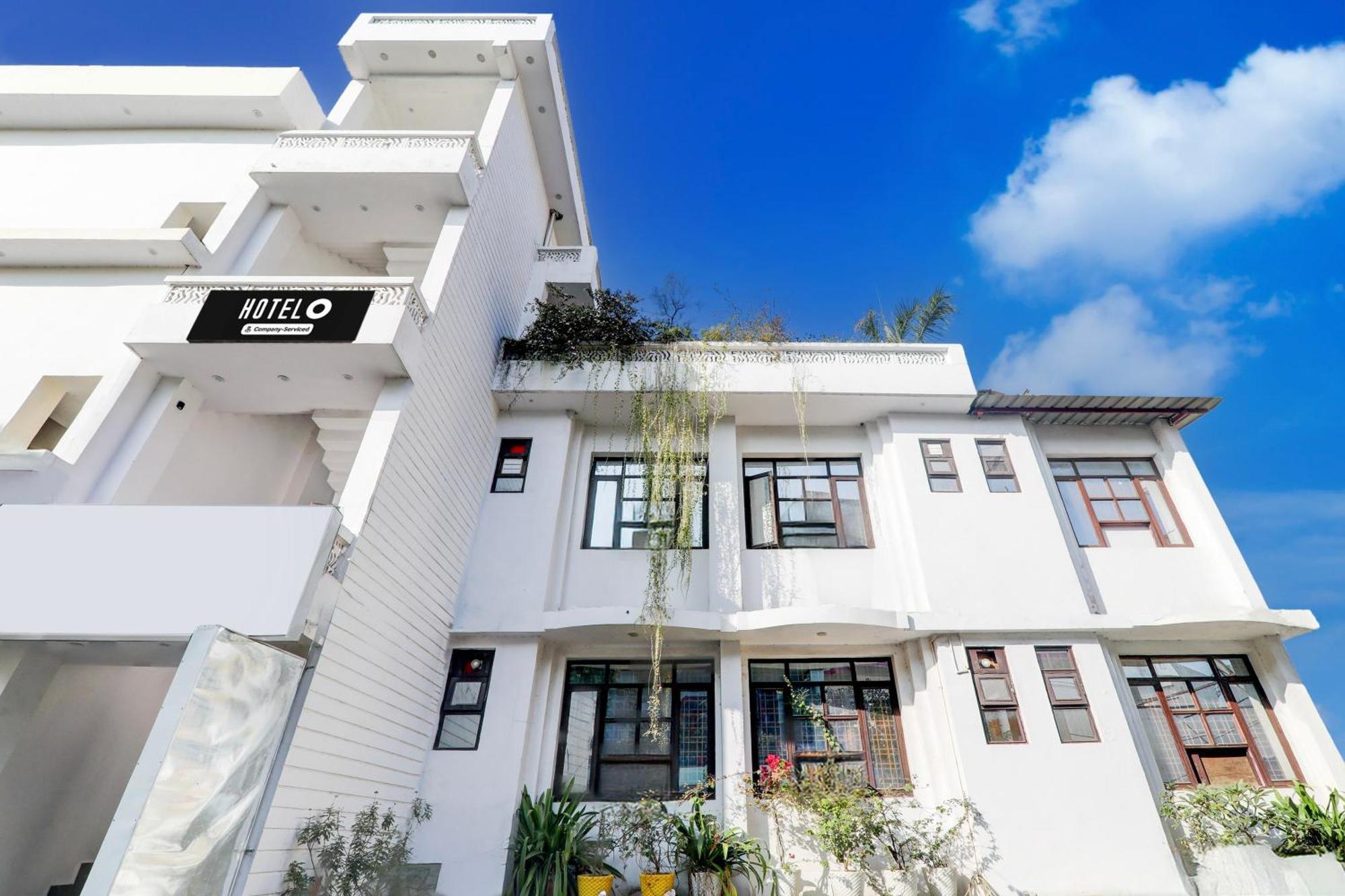 Super Hotel O Insaf Nagar Munshipuliya Formerly Vibrant Chinhat Экстерьер фото